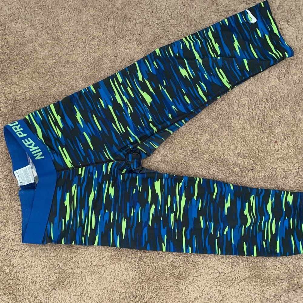 Nike -Pro yoga pants